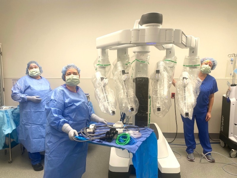 Warren Memorial hospital robotic surgery team